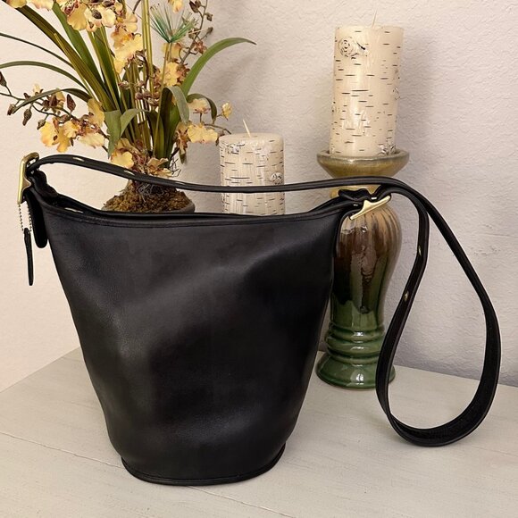 Coach Handbags - Coach RESTORED VINTAGE Helen Berg's Legacy 9953